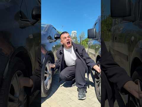 Elim Arabanın Jantına Sıkıştı #shorts thumbnail