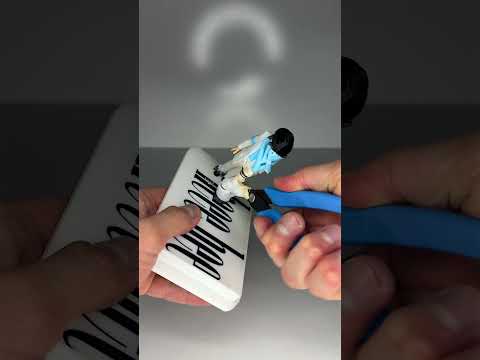 Michael Jackson's Anti Gravity Lean Makes the PERFECT Phone Stand thumbnail
