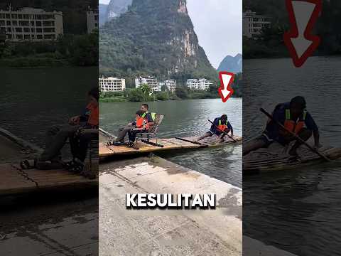 Gara-Gara Jalan Ditengah Sungai ini, Orang-Orang ini Harus Bekerja Sama Menarik Perahunya! thumbnail