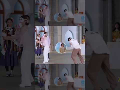 苗苗转圈自带舞蹈动作 #奔跑吧 thumbnail