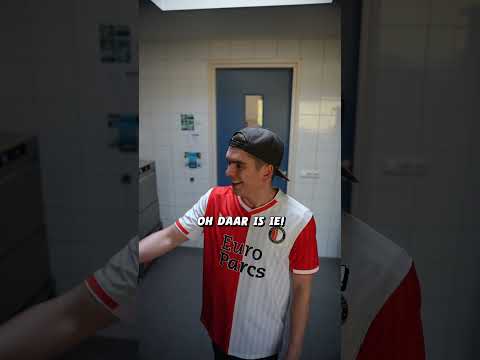 DIE ENE RARE BEGELEIDER OP KAMP thumbnail