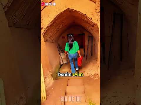 Çamurlu Deliğin İçindeki Gizli Ev! 😱🕳️ thumbnail