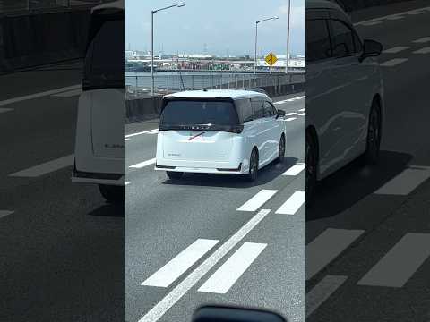 NEWエルグランド。走ってた thumbnail
