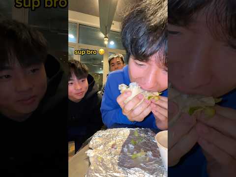 someone snuck up on me while i was eating 😳 #short thumbnail