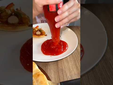 GA MAKAN PIZZA KALO GA HABISIN SEBOTOL SAOS SAMBAL !!! 😫 thumbnail