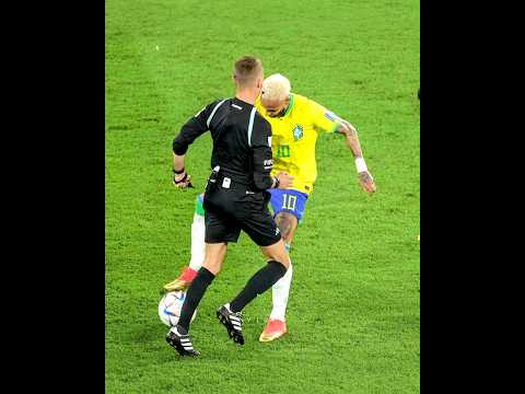 Neymar vs Messi vs Referees + Ronaldinho ? thumbnail