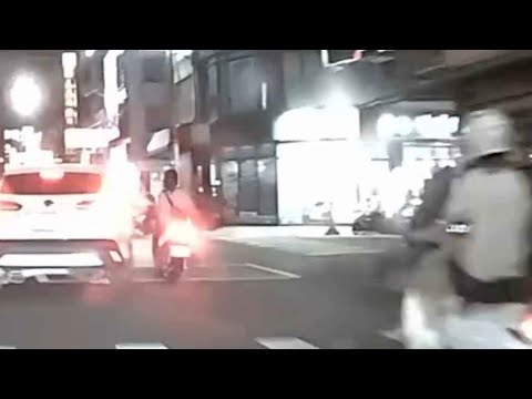 【車禍影片】只有一位勇者能存活（2026.05.15 高雄市鳳山區中山東路 thumbnail