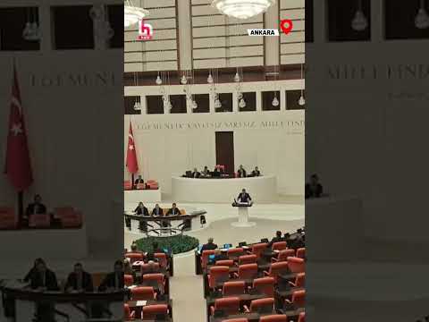 TBMM'de "Mutlak Butlan" tartışması! CHP, AK Parti'yi sıralara vurarak protesto etti! #shorts thumbnail