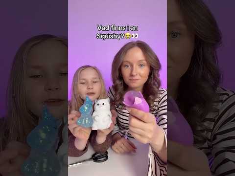 Vi klipper sönder en squishy vad finns i ? ?? #squishy thumbnail