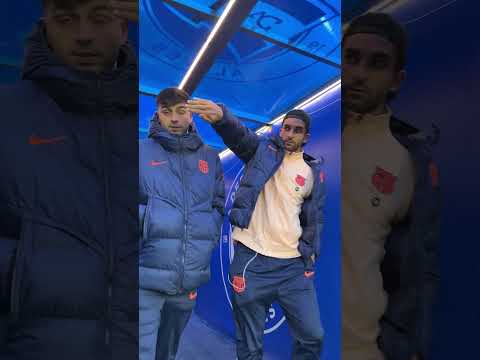 Pedri & Ferran trying to stay hidden ? #shorts #fcbarcelona #ferran #pedri thumbnail