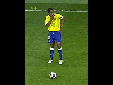 RONALDINHO DANDO SHOW PELA SELEÇÃO BRASILEIRA 🇧🇷 💫 thumbnail