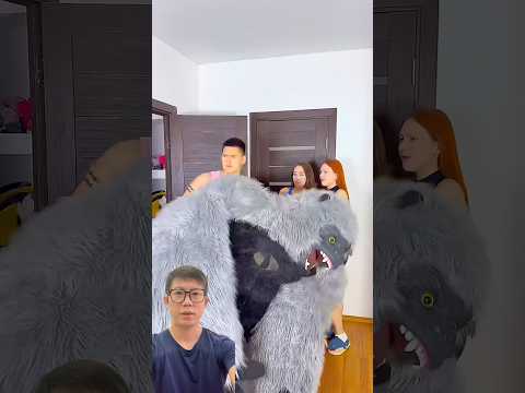 Hai chị gái sợ gián #trending #trendingshorts #trendingvideo #shorts #shortsviral #viralshorts thumbnail