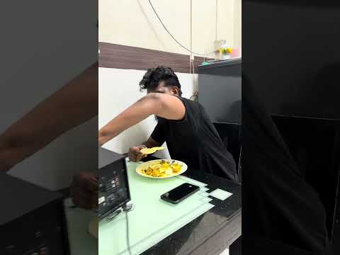 Aku Setiap Kali Makan?#shorts #comedy #comedyshorts #gothroughboys #fyp #fypシ #funny thumbnail
