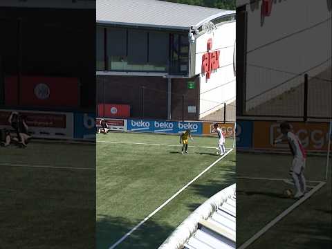 Samory Kone with a perfect nutmeg 👀 thumbnail