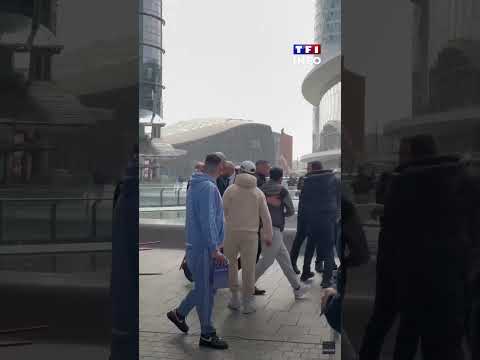 Milan : une bagarre éclate devant la boutique de montres Swatch｜TF1 INFO thumbnail