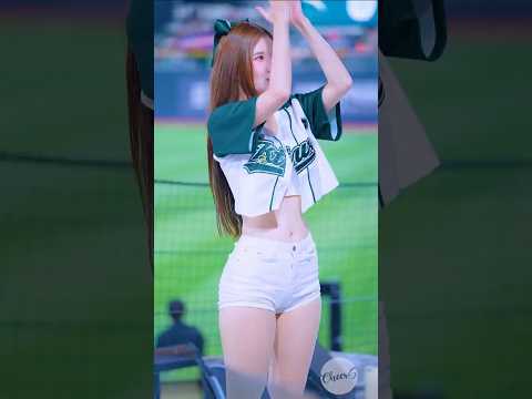 허리가 판타스틱~ 김해리 치어리더 金海莉 Kim Hae-Ri cheerleader ktwiz thumbnail