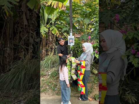 Bisa gitu ya 😂 #comedy #comedyvideo #funny #funnyvideo #shorts #shortvideo #viral #fyp #lucu #fypシ thumbnail