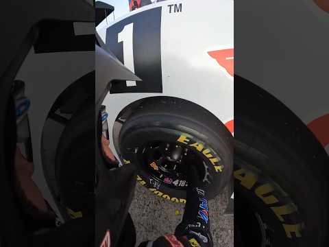 F-1 Pit Stop Vs Nascar Pit Stop thumbnail