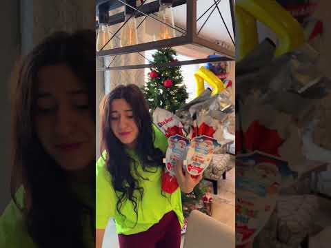 No Phone Time  | Mommy Cheers Up Sierra & Rhia thumbnail