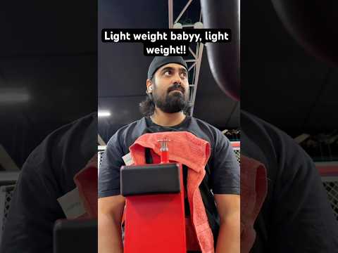 Heavy weight se jaldi body banti hai!#shorts #youtube #comedy #funny #trending #love #couple #gym thumbnail