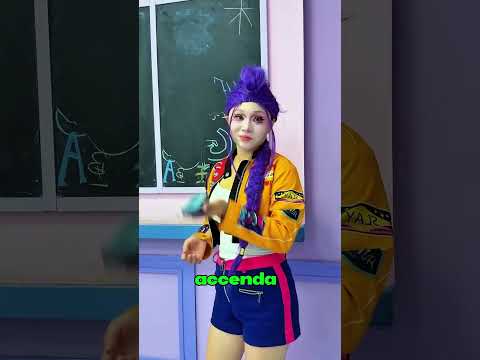 ?? La Professoressa Più Sfortunata del Mondo! ?? thumbnail