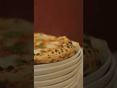Pizza Siap Dalam 60 Saat Guna Oven Import Dari Napoli #shorts thumbnail