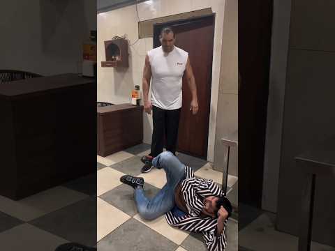 the great khali angry on this man 🥵😱 You've Been Waiting For  #shorts #shortvideo thumbnail