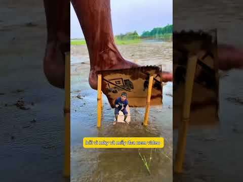Bàn chân khủng lồ nhẵm bẹp dí ngôi nhà 🤣 thumbnail