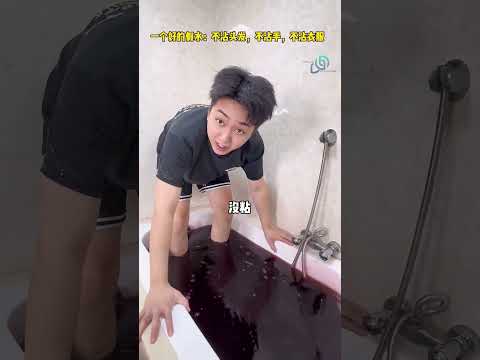 الاب قرر يصنع اكبر سلايم في العالم بطريقة مميزة !! #shorts thumbnail
