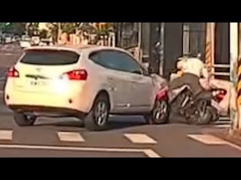 【車禍影片】不要這麼急著投胎好嗎？（2026.05.31 嘉義市東區博東路與維新路口 thumbnail