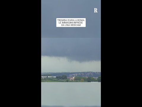 Maltempo a Roma, la tromba d'aria ripresa dalla webcam thumbnail