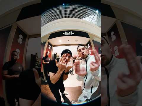 Jul store Marseille La Valentine jusqu’au 24/12 inclus 👽🫶🏻 avec du D&P exclu, le nouvel album… thumbnail