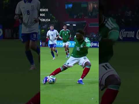 Gol de Raúl Jiménez y Toluca lo festeja! #shorts thumbnail
