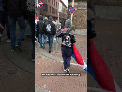 Protest tegen azc's met mars door Den Haag | #shorts thumbnail