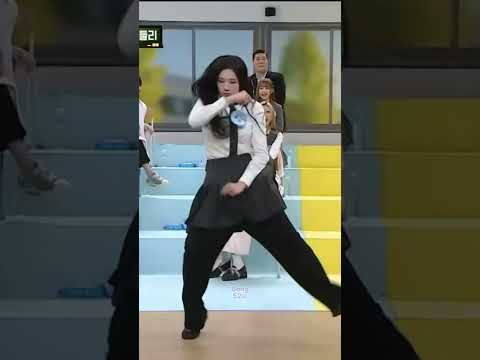 Juun Hearts2hearts Main Dancer at Knowing Bros #h2h #juun #maindancer thumbnail