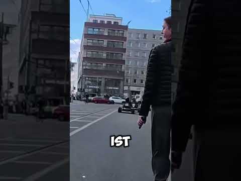 Warum mitten auf der Straße? thumbnail