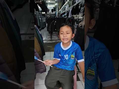 Siapa Yg Mw Beli Bendera Kecil Persib? Papa Ara Kaget Dedek Mw Beli Yg Kecil Utk Pawai Persib Juara🏳 thumbnail