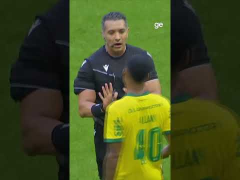 ALLAN É EXPULSO APÓS DURA ENTRADA EM GIOVANNI AUSUTO | #shorts | ge.globo thumbnail