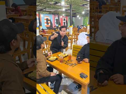 Ko bisa salah meja 🙈 #funny #comedy thumbnail