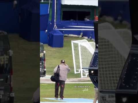 Neymar datang ke pusat latihan dengan gaya! thumbnail