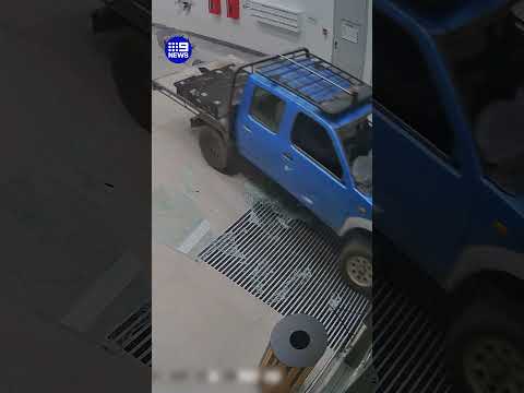 Reckless thieves steal ATM from shopping centre | 9 News Australia thumbnail