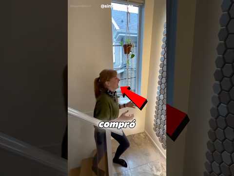 Ella Compró La Casa Sin Saber Lo Que Había Adentro 😱 thumbnail