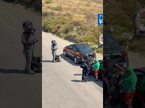 Rata therian ataca a Policías😂 🤯 thumbnail