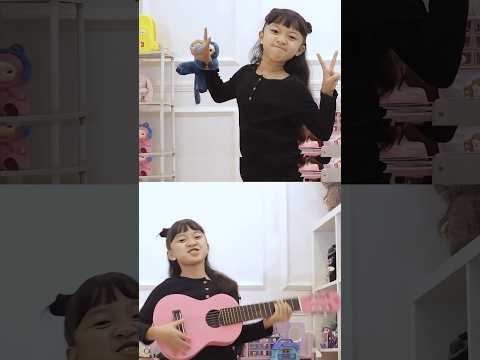 Siapa yang dengerin Lagu CIKIBUNG selain di Youtube?? 😍🥳 #kembar #laguanak #cikibung #shorts thumbnail