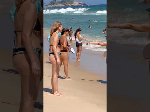 ?? Ipanema Beach A Cool Day thumbnail