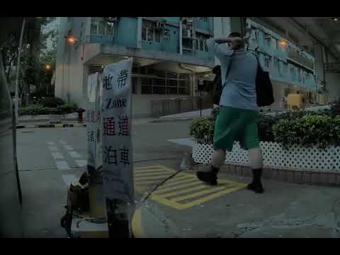車CAM直擊 - 上水太平邨小心呢個男人 無啦啦開人車門 thumbnail