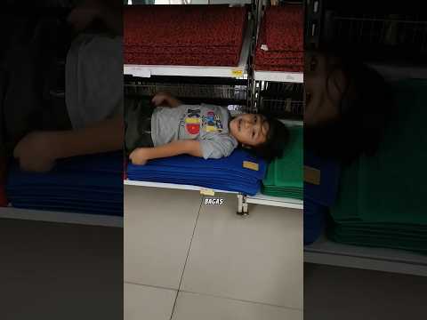 Mama Ara Kaget Mw Beli Keset Dedek Mlah Tidur D Etalase. Jgn G Baik Itu Pajangan Jualan Tidur D Rmh😴 thumbnail