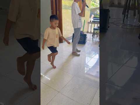 Anh boy hát Shin nhảy/kỳ kỳ tv & Family #shortvideo thumbnail