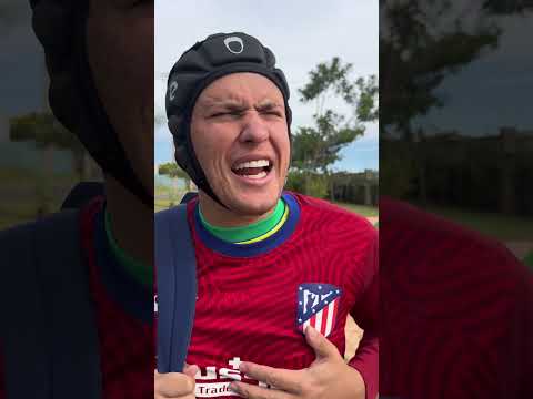 GOLEIRO VS ATACANTE CHEGANDO PRO JOGO! thumbnail