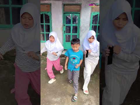 GA JADI MASUK KE RUMAH KOSONG😅🫣🙈 #comedy #hiburansegar #funny #shorts #humor thumbnail